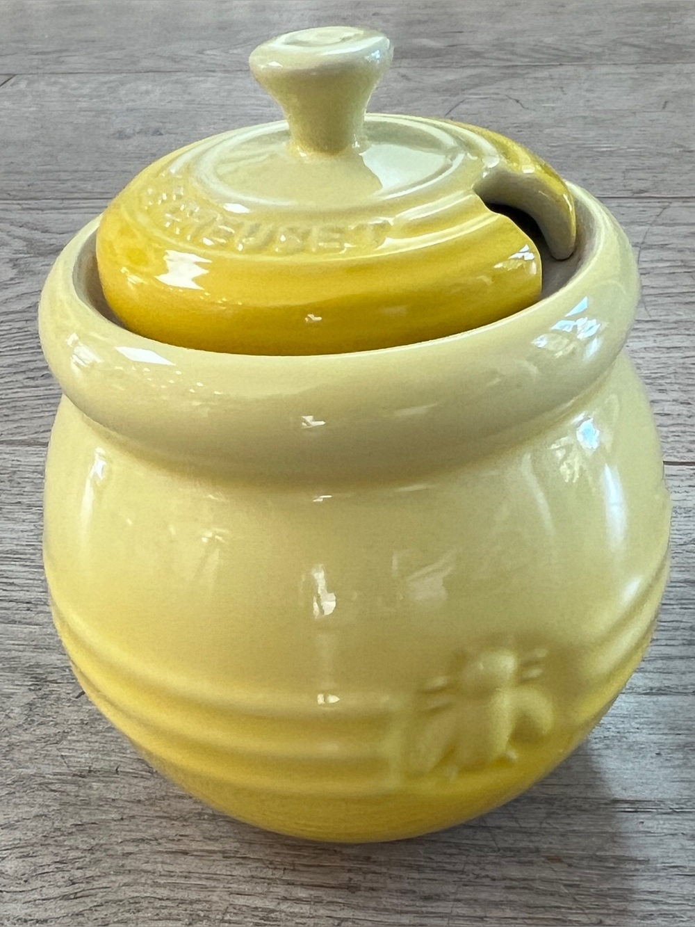 Le Creuset Bright Yellow Ceramic Stoneware Honey Pot NEW